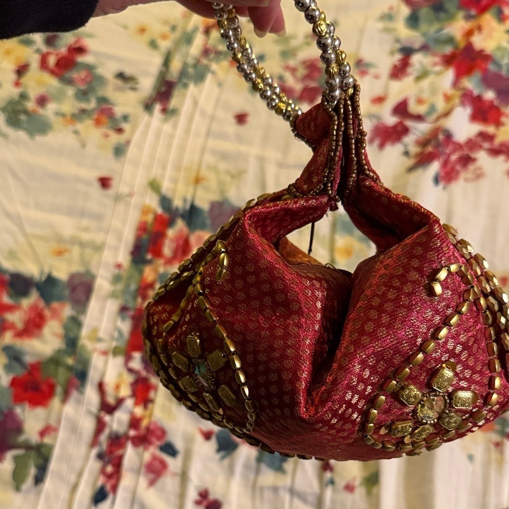 NWOT Elegant Red Embellished Women's Bag - Picture 8 of 10